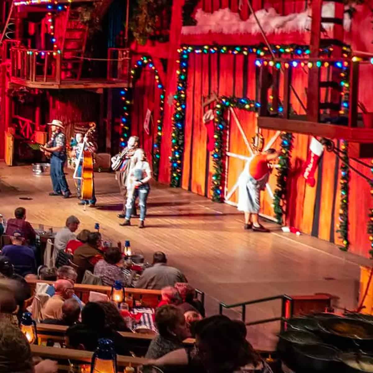 experience-family-fun-at-hatfield-mccoy-dinner-feud-show